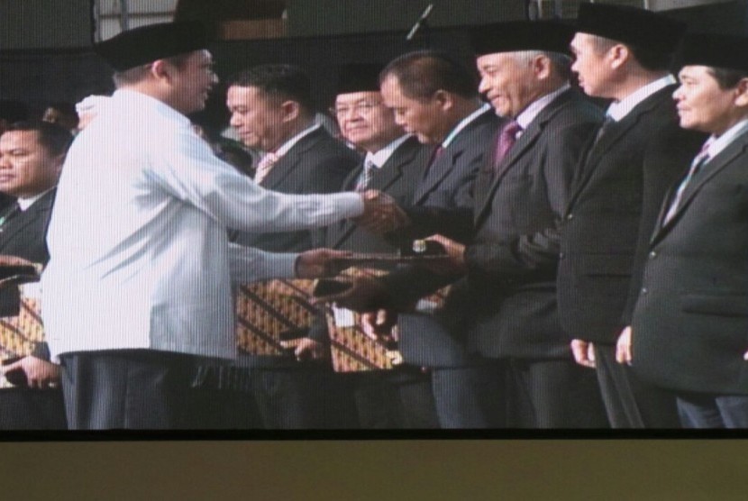Menteri Agama Lukman Hakim Saifuddin memghadiri puncak peringatan hari guru nasional dan hari ulang tahun ke-71 Persatuan Guru Republik Indonesia tahun 2016, di Sentul International Convention Center, Bogor, Jawa Barat, Ahad (27/11).