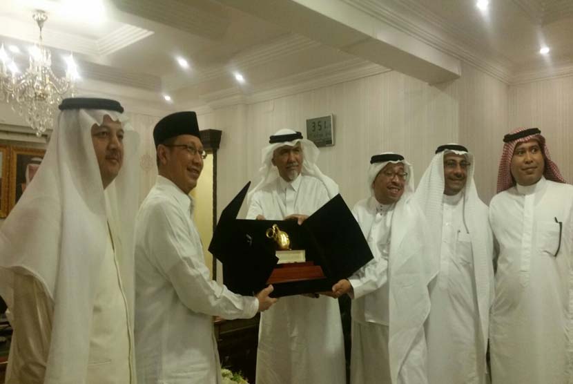 Menteri Agama, Lukman Hakim Saifuddin, menggelar pertemuan dengan Muassasah Asia Tenggara di Makkah, Arab Saudi, Senin (13/7).
