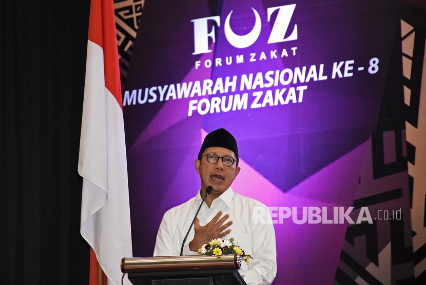 Menteri Agama Lukman Hakim Saifuddin menyampaikan pidato pada pembukaan Musyawarah Nasional (Munas) ke VIII Forum Zakat di Mataram, NTB, Kamis (1/2). 
