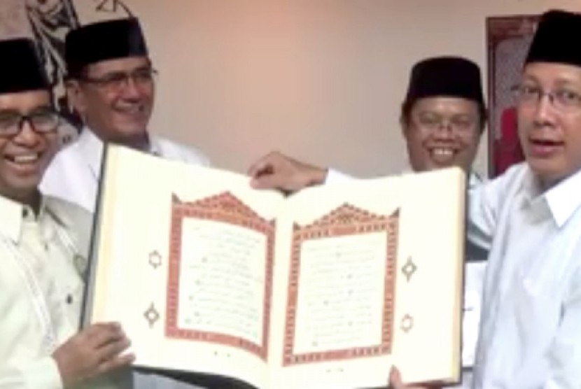 Menteri Agama Lukman Hakim Syaifuddin (kedua kanan)