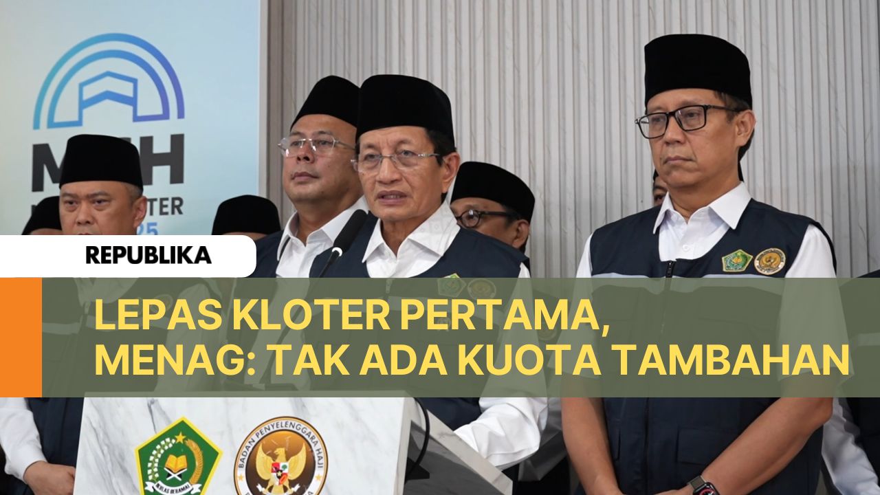 Menteri Agama Nasaruddin Umar memberikan keterangan pers usai melepas rombongan jamaah haji Indonesia kloter pertama ke Arab Saudi.