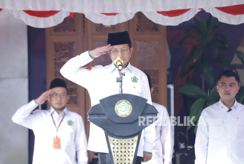 Menteri Agama Prof KH Nasaruddin Umar saat menghadiri Hari Amal Bhakti di Lapangan Banteng, Jakarta, Jumat (3/12/2025).