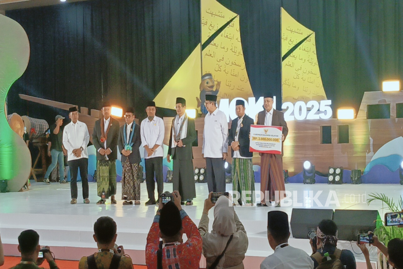 Menteri Agama Republik Indonesia, Prof Nasaruddin Umar secara resmi membuka Musabaqah Qiraatil Kutub (MQK) Internasional di Kampus III Pesantren As