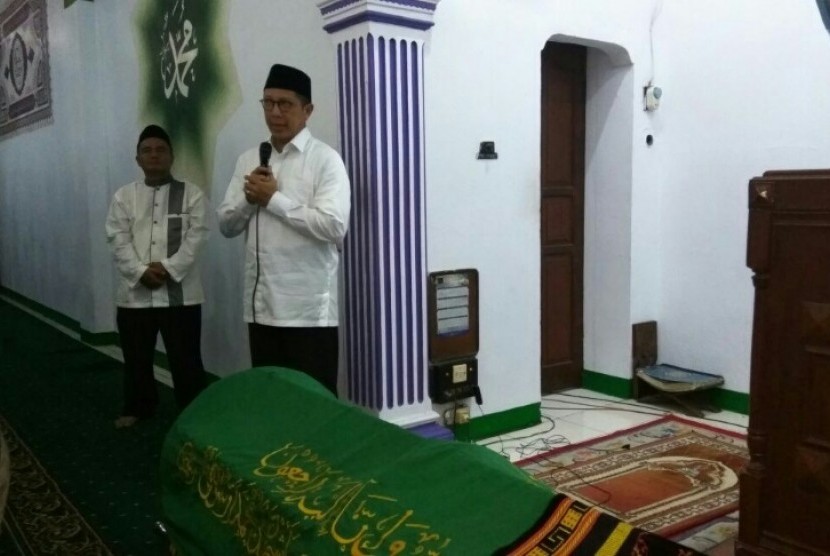 Menteri Agama saat melayat wartawan Republika, Damanhuri Zuhri, Senin (2/1).