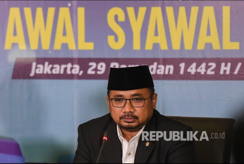Menteri Agama Yaqut Cholil Qoumas menggelar konferensi pers hasil Sidang Isbat 1 Syawal 1442 H di Kementerian Agama, Jakarta, Rabu (11/5/2021). Pada Sidang Isbat tersebut ditetapkan 1 Syawal 1442 H atau Hari Raya Idul Fitri 1442 pada 13 Mei 2021.