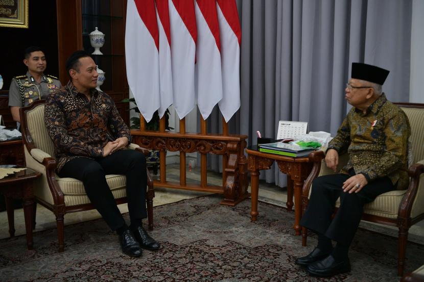 Menteri Agraria dan Tata Ruang/Kepala Badan Pertanahan Nasional (ATR/BPN), Agus Harimurti Yudhoyono (AHY) bersilaturahim dengan Wapres KH Ma