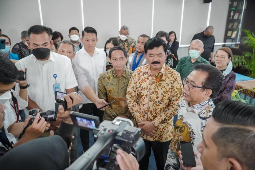 Menteri ATR/BPN Hadi Tjahjanto  menyampaikan komitmen untuk memberikan kepastian hukum terhadap semua rumah ibadah di Indonesia.