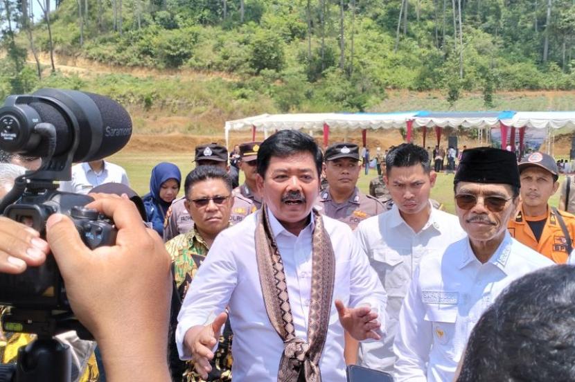Menteri ATR/BPN Hadi Tjahjanto saat di Kabupaten Lima Puluh Kota, Sumbar.