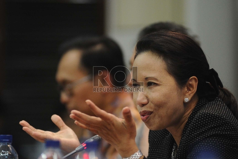  Menteri Badan Usaha Milik Negara (BUMN) Rini Soemarno berbicara dalam Forum CFO di Jakarta, Senin (3/8). 