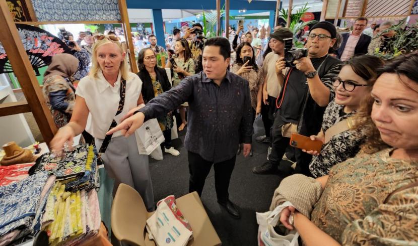 Menteri Badan Usaha Milik Negara Erick Thohir berkunjung secara langsung ke Tong-Tong Fair untuk menyapa segenap tamu dan para diaspora Indonesia, Sabtu (3/9/2022).