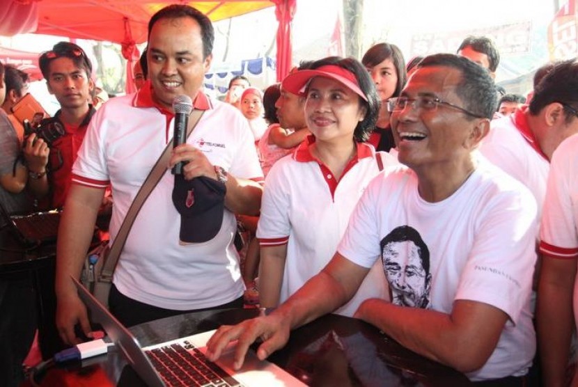 Menteri BUMN Dahlan Iskan meresmikan purwakarta sebagai kota broadband