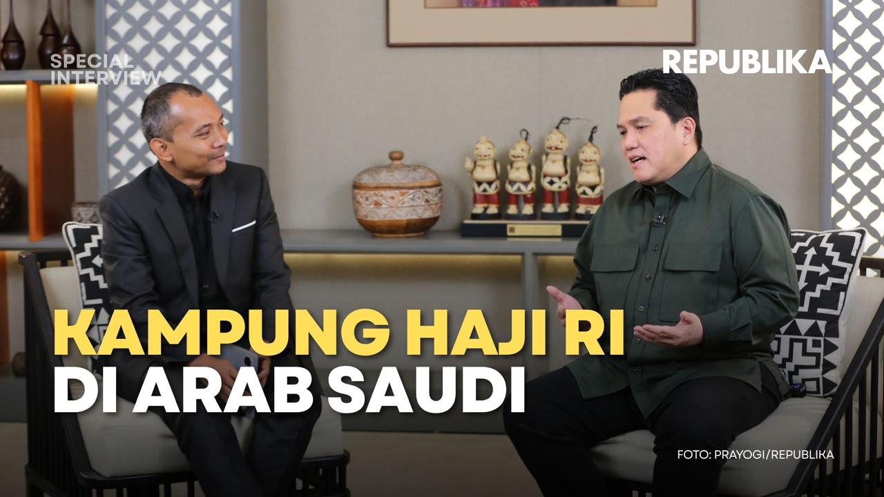 Menteri BUMN Erick Thohir bersama wartawan Republika, Erdy Nasrul.