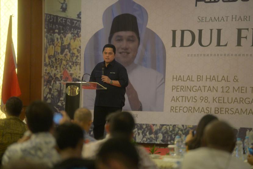 Menteri BUMN Erick Thohir memberikan sambutan saat menghadiri acara Halal Bi Halal dan Peringatan 12 Mei Tragedi Trisakti bersama Aktivis 98, Keluarga Pejuang Reformasi di Jakarta, Kamis (12/5/2022).