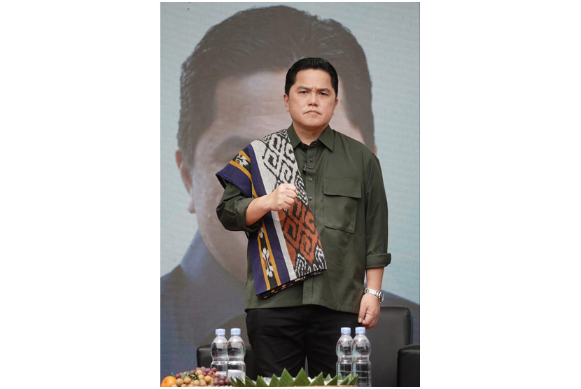 Menteri BUMN Erick Thohir.  Erick Thohir menjadi salah seorang yang meraih suara tertinggi dalam survei elektabilitas cawapres yang dibuat oleh Indikator Politik Indonesia.