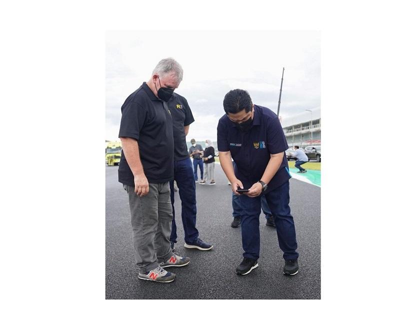 Menteri BUMN, Erick Thohir Meninjau kesiapan Pertamina Mandalika International Street Circuit untuk event MotoGP 2022. 