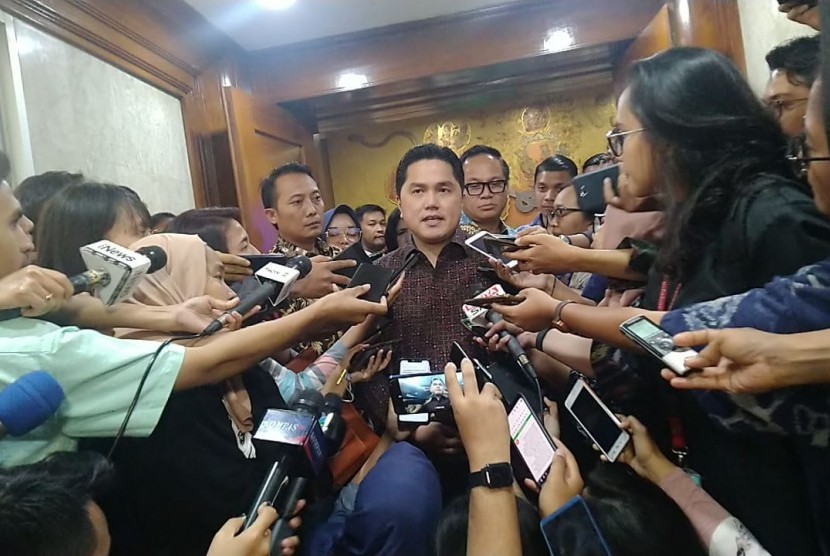 Menteri BUMN, Erick Thohir berencana melakukan merger terhadap BUMN yang masih merugi. (foto ilustrasi)
