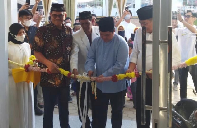 Menteri BUMN Erick Thohir meresmikan Masjid At-Thohir di Lampung.