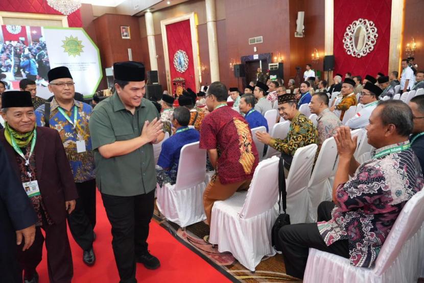Menteri BUMN Erick Thohir saat menjadi pembicara kunci pada Muktamar XVI Persatuan Islam (Persis) di Sutan Raja Hotel & Convention Center, Soreang, Kabupaten Bandung, Sabtu (24/9/2022).