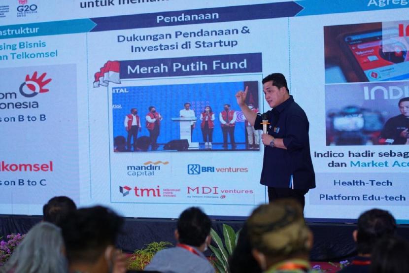 Menteri BUMN Erick Thohir menyesalkan realita di era ekonomi digital saat ini karena produk asing masih membanjiri platform belanja online atau e-commerce di Indonesia.