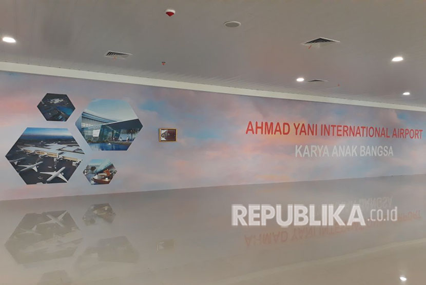 Bandara Internasional Ahmad Yani. Manajemen Bandara Internasional Jenderal Ahmad Yani mengimbau calon penumpang mengunduh aplikasi e-HAC.