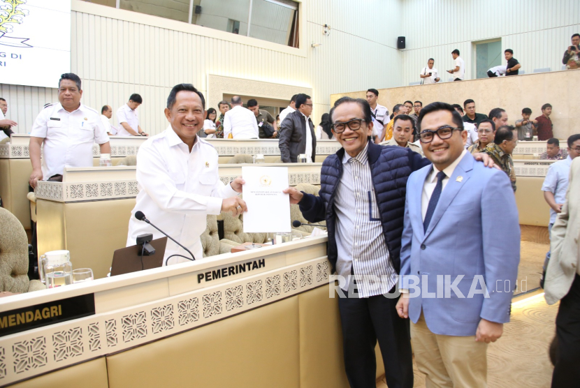 Menteri Dalam Negeri (Mendagri) M Tito Karnavian di Kompleks Parlemen, Senayan, Jakarta Pusat, Rabu (22/1/2025).