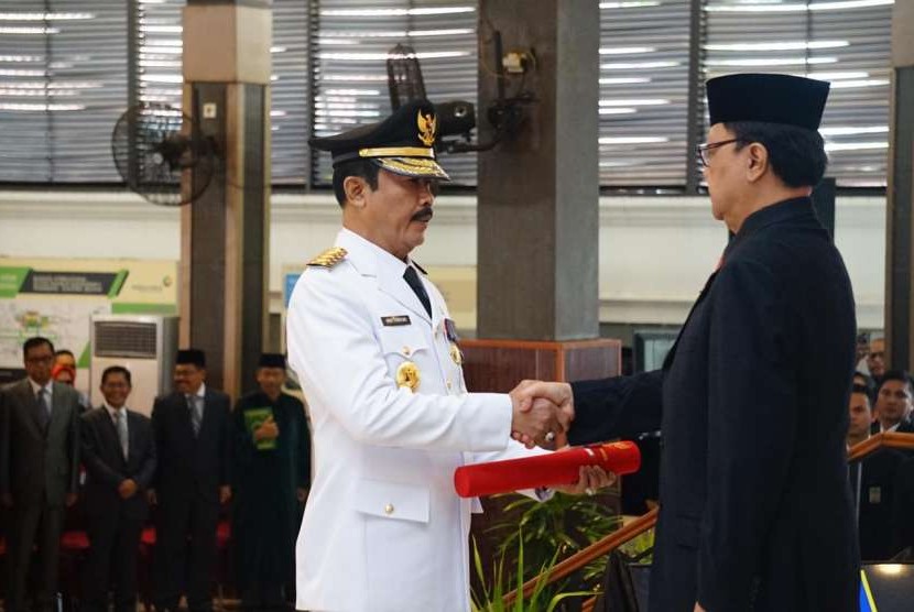 Menteri Dalam Negeri  (Mendagri)Tjahjo Kumolo melantik Sekretaris Jenderal Kementerian Dalam Negeri Hadi Prabowo sebagai Penjabat Gubernur Sumsel