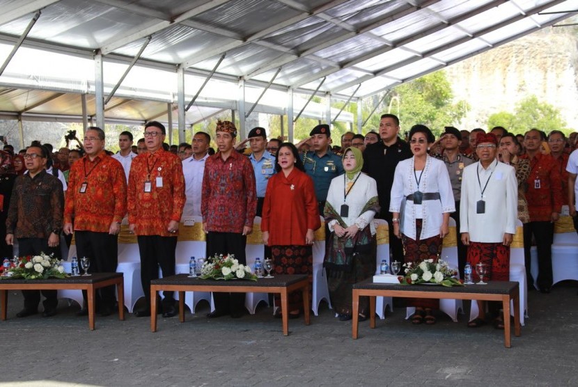 Menteri Dalam Negeri (Mendagri) Tjahjo Kumolo  usai acara Temu Karya Nasional,  Gelar Teknologi Tepat Guna (TTG) XX dan Pekan Inovasi Perkembangan Desa/Kelurahan (PINDesKel) Tahun 2018 di Garuda Wisnu Kencana (GWK) Badung, Bali, Jum`at (19/10). 
