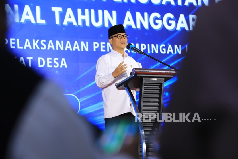 Menteri Desa dan Pembangunan Daerah Tertinggal (Mendes PDT) Yandri Susanto membuka Rapat Koordinasi dan Penguatan Peran Tenaga Pendamping Profesional (TPP) Seluruh Regional di Bogor, Senin (8/12/2025). Kegiatan akan berlangsung sampai Selasa (9/12/2025).