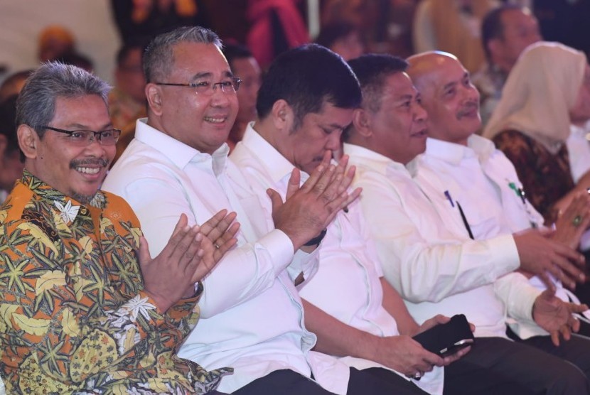 Menteri Desa, Pembangunan Daerah Tertinggal, dan Transmigrasi, Eko Putro Sandjojo pada konferensi pers Program Forum Merdeka Barat 9 (FMB9) di Jakarta, Rabu (24/10).