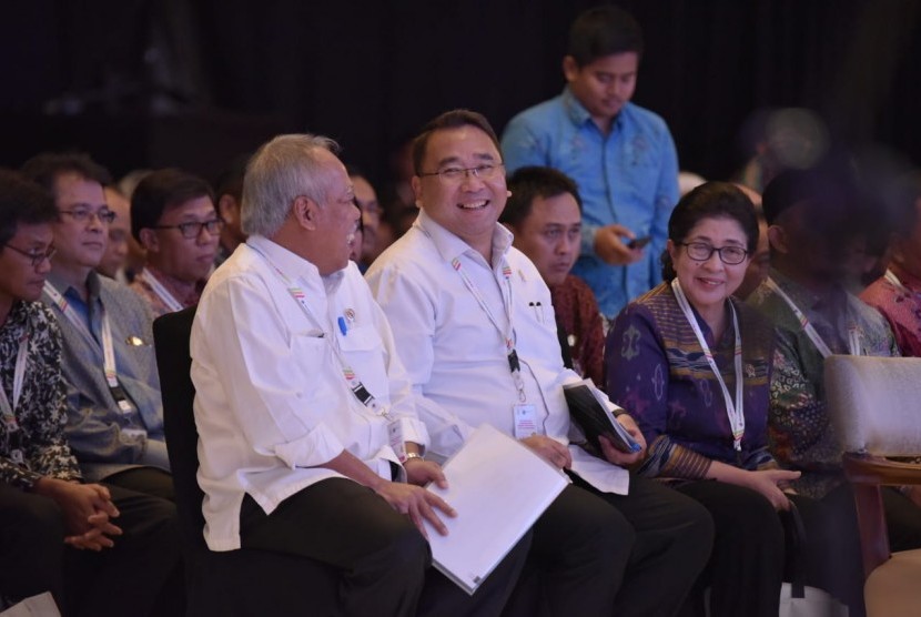 Menteri Desa Pembangunan Daerah Tertinggal dan Transmigrasi Eko Putro Sandjojo saat menjadi pembicara pada Forum Perencanaan Musrenbangnas 2019 untuk menyusun RKP 2020 di Jakarta, Kamis (9/5).