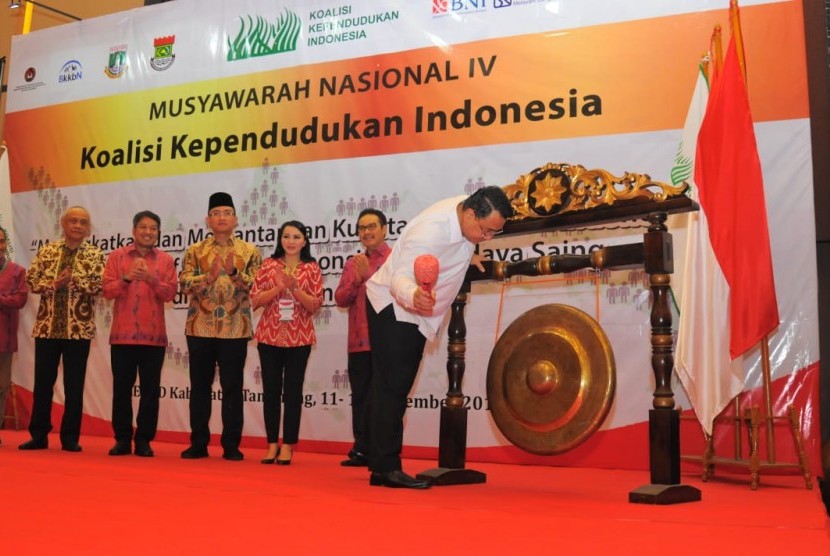 Menteri Desa, Pembangunan Daerah Tertinggal, dan Transmigrasi, Eko Putro Sandjojo saat membuka Musyawarah Nasional (Munas) Koalisi Kependudukan Indonesia di ICE BSD Tangerang, Kamis (12/9). 