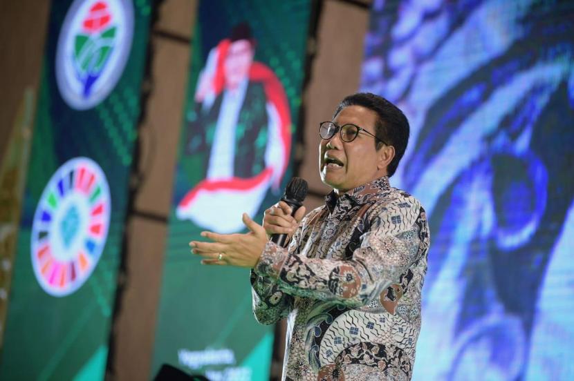 Menteri Desa, Pembangunan Daerah Tertinggal, dan Transmigrasi (Mendes PDTT), Abdul Halim Iskandar, menyatakan Indonesia menjalin kerja sama dengan negara tetangga bangun desa di perbatasan 