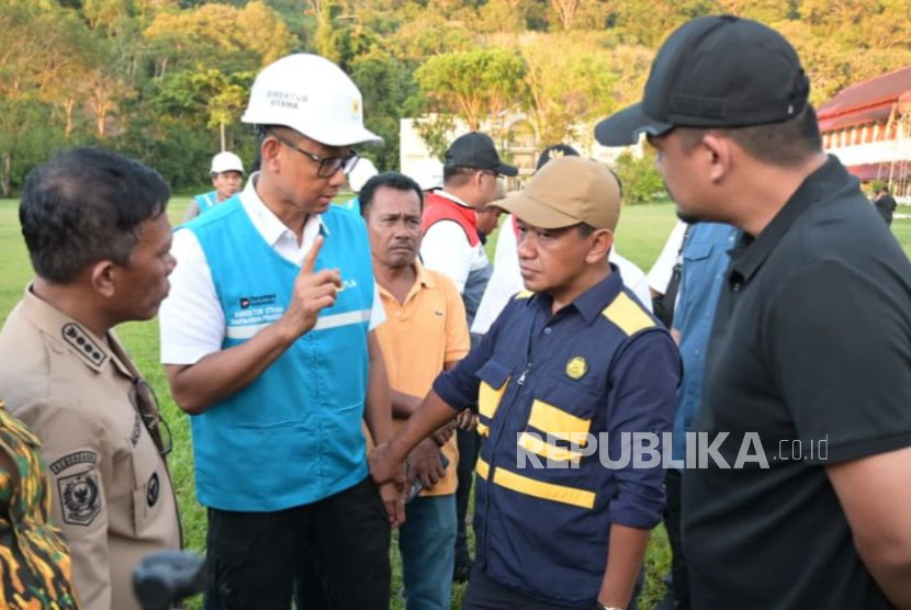 Pemulihan Listrik Sumatra Utara Dikebut, Menteri ESDM Tinjau Langsung Lokasi Terdampak Bencana