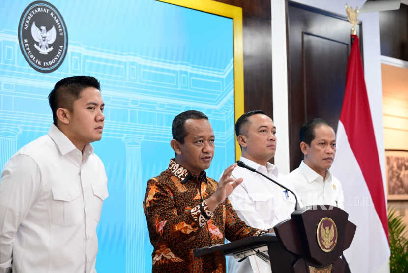 Menteri Energi dan Sumber Daya Mineral (ESMD) Bahlil Lahadalia dalam konferensi pers di Istana Kepresidenan Jakarta pada Selasa (10/6/2025).