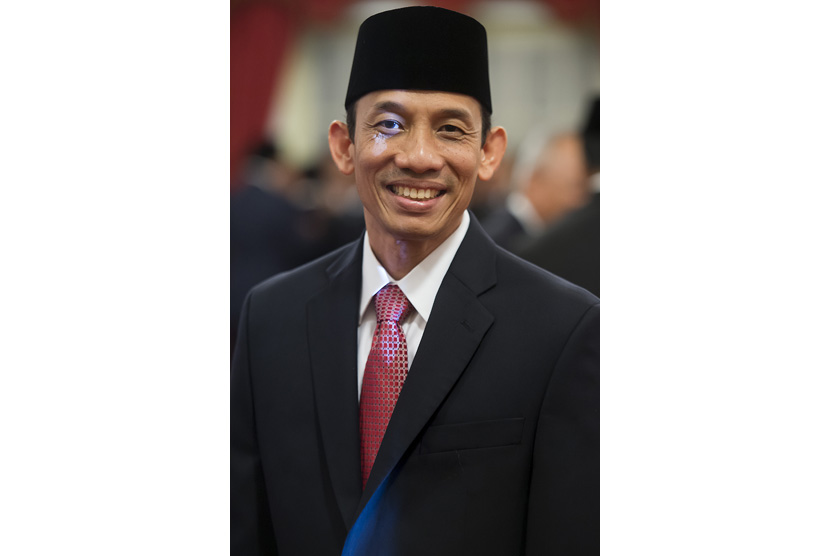  Former Minister of  Energy and Mineral Resources Arcandra Tahar