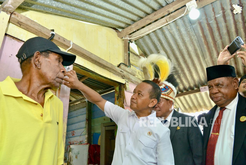 100 Rumah Tangga Pesisir Fakfak Kini Teraliri Listrik