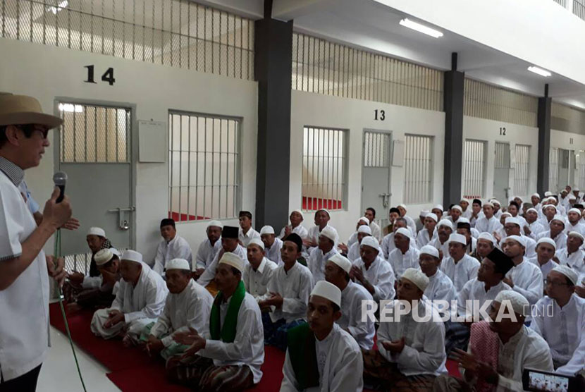 Menteri Hukum dan HAM RI, Yassona Laoly saat meresmikan Gedung Pesantren At-Taubah khusus narapidana di Lapas Klas 1 Malang, Jawa Timur, beberapa waktu lalu.