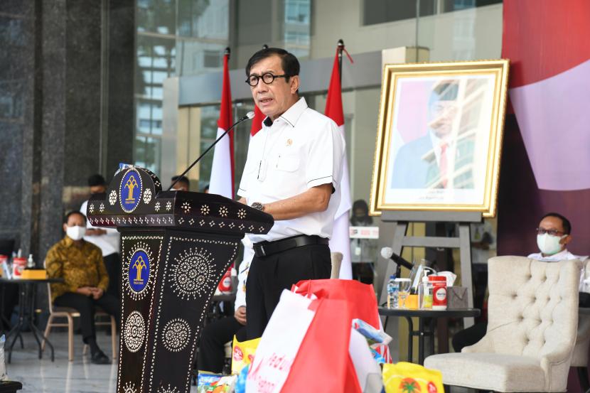 Menteri Hukum dan HAM Yassona H Laoly menyampaikan Kemenkumham menyalurkan lebih dari 46 ribu paket secara serentak kepada masyarakat di seluruh Indonesia.