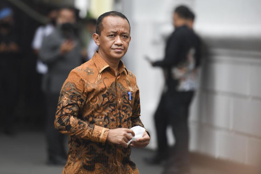 Menteri Investasi Bahlil Lahadalia. Bahlil menegaskan bahwa Indonesia tidak akan mundur dari kebijakan yang melarang kegiatan ekspor biji nikel meskipun telah digugat oleh sejumlah negara ke World Trade Organization (WTO).