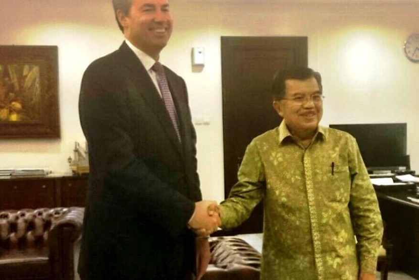 Menteri Kehakiman Australia Michael Keenan bertemu Wakil Presiden Jusuf Kalla hari Rabu (19/8/2015) di Jakarta. 