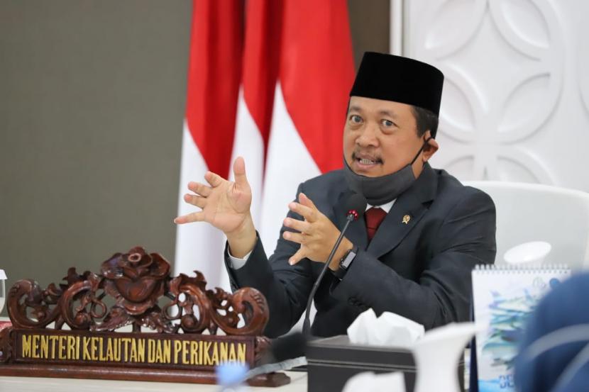 Menteri Kelautan dan Perikanan Sakti Wahyu Trenggono pada hari pertama kerja di kantor Kementerian Kelautan dan Perikanan, Jakarta. KKP resmi melarang ekspor benih bening lobster atau benur.