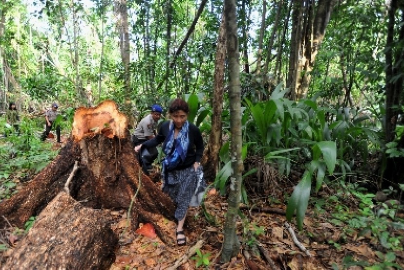 Menteri Kelautan dan Perikanan Susi Pudjiastuti melakukan kunjungan ke Pulau Batu Bertuah yang merupakan salah satu pulau kecil terluar di daerah Lampung, Kamis (4/3).