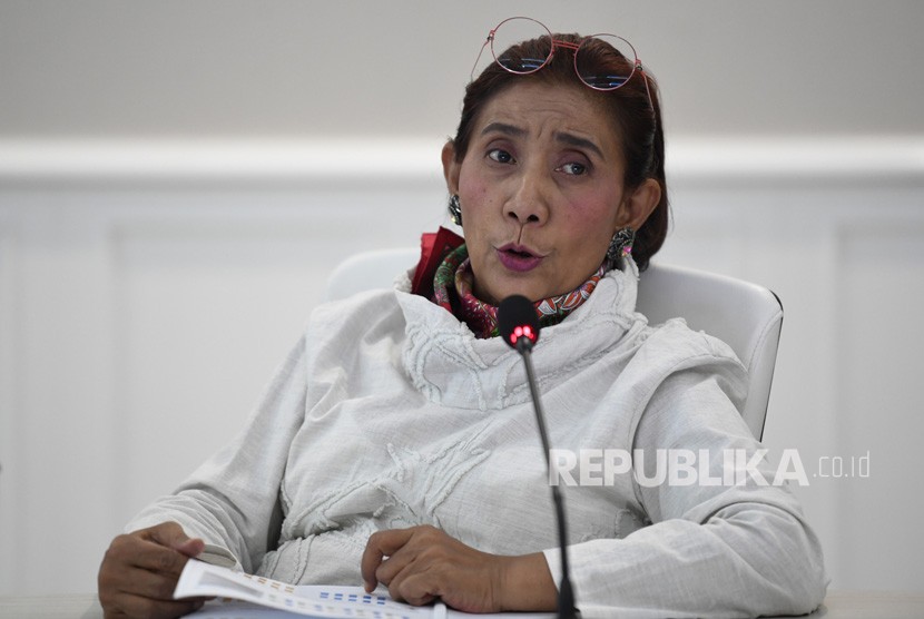 Menteri Kelautan dan Perikanan Susi Pudjiastuti menyampaikan pencapaian kinerja dan pengawasan Laut Natuna Utara di Jakarta, Senin (9/9/2019). 