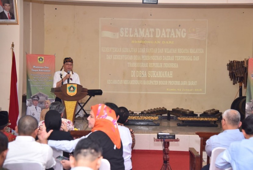 Malaysian Minister of Rural and Regional Development, Dato' Sri Ismail Sabri Yaakob visits Sukamanah village, Megamendung, Bogor, West Java on Thursday (Jan. 4).