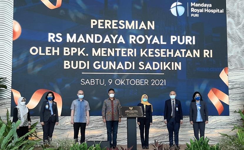 Menteri Kesehatan Budi Gunadi Sadikin meresmikan Mandaya Royal Hospital Puri (MRHP) di Jakarta, Sabtu (9/10).