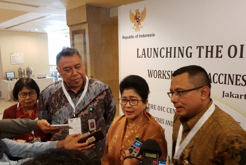 Menteri Kesehatan Nila F Moeloek usai meresmikan Indonesia sebagai Pusat Riset Vaksin Organisasi Kerja Sama Islam (OKI).