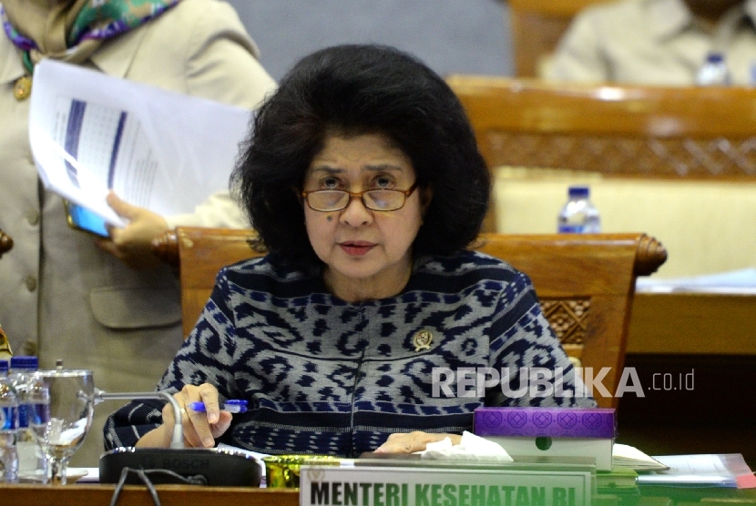  Menteri Kesehatan Nila Fardi Moeloek mengikuti Rapat Kerja bersama Komisi IX DPR RI di Komplek Parlemen Senayan, Jakarta, Senin (20/3).