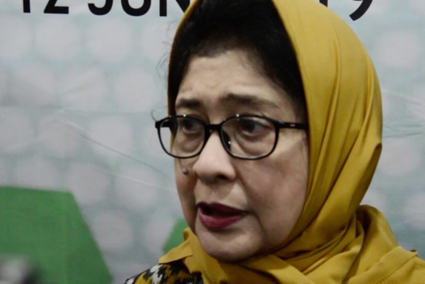 Menteri Kesehatan, Nilla F Moeloek