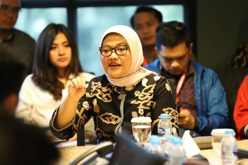 Menteri Ketenagakerjaan Ida Fauziyah menerbitkan Surat Edaran (SE)  Menaker Nomor M/3/HK.04/III/2020 tentang Pelindungan Pekerja/Buruh dan Kelangsungan Usaha Dalam Rangka Pencegahan dan Penanggulangan COVID-19. SE yang ditandatangani tanggal 17 Maret 2020 ini ditujukan kepada para Gubernur di seluruh Indonesia.(istimewa)