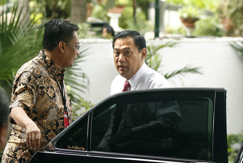 Menteri Keuangan Agus Martowardojo memenuhi panggilan pemeriksaan di Gedung Komisi Pemberantasan Korupsi (KPK), Jakarta, Selasa (19/2).   (Republika/Adhi Wicaksono)